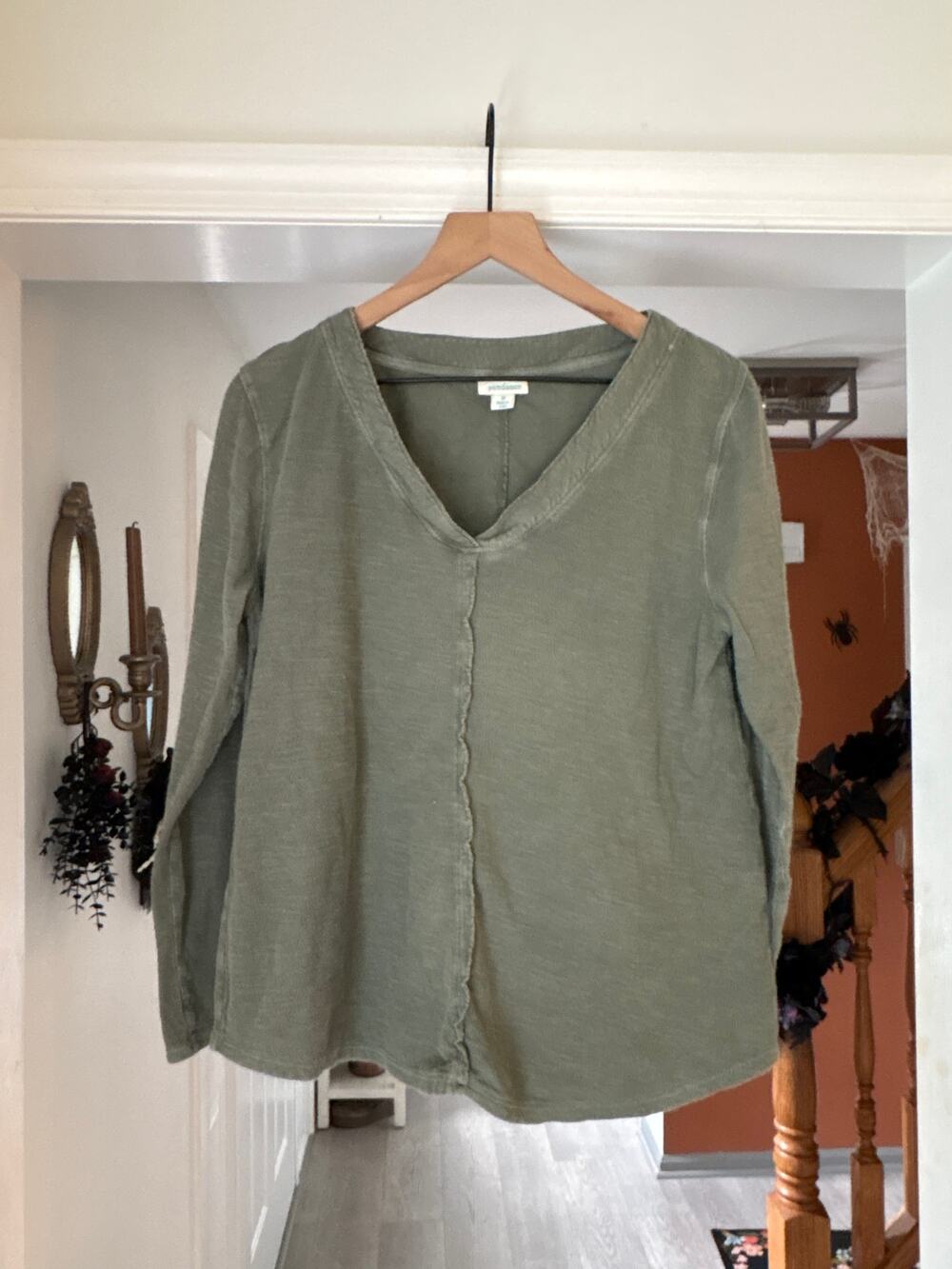 Sundance Olive Green Thermal Long Sleeve Top Medium V Neck Casual